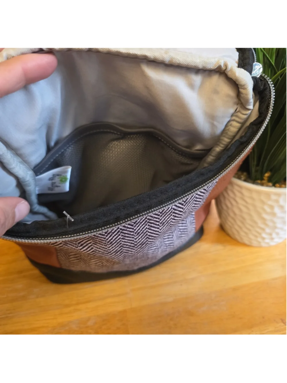 Itzy Ritzy Insulated Baby Bottle Tote Bag w/ Handle, Faux Leather Multicolor